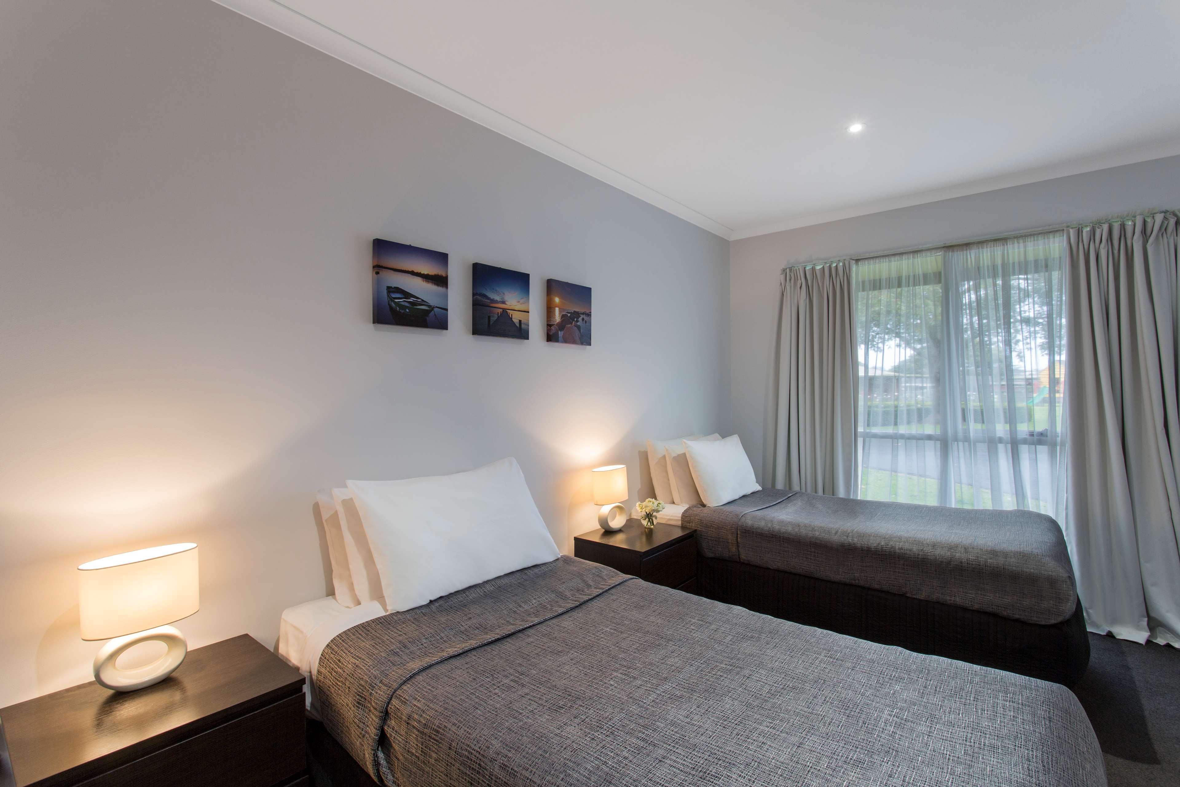 Best Western Colonial Village Motel Warrnambool Bagian luar foto